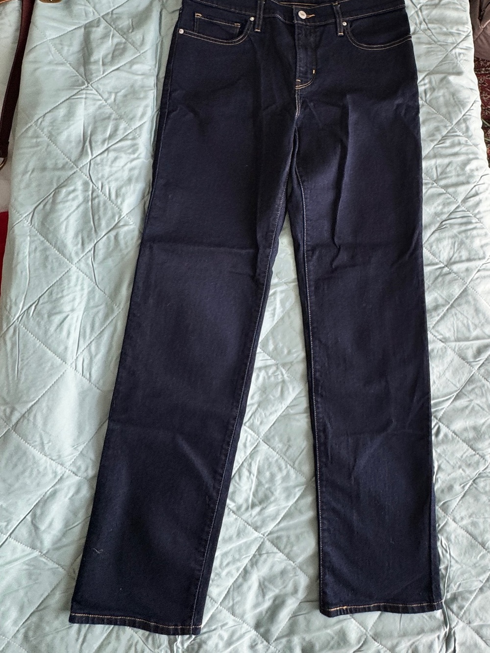 Levi's women’s Dark Blue Denim 314 Jeans - straight leg